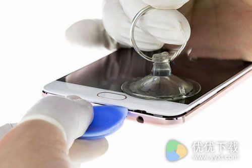 OPPO R9s后盖怎么打开6