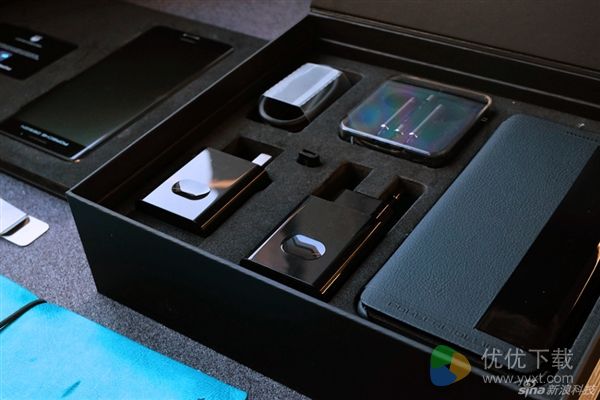 华为万元神机!Mate 9保时捷版开箱:奢华