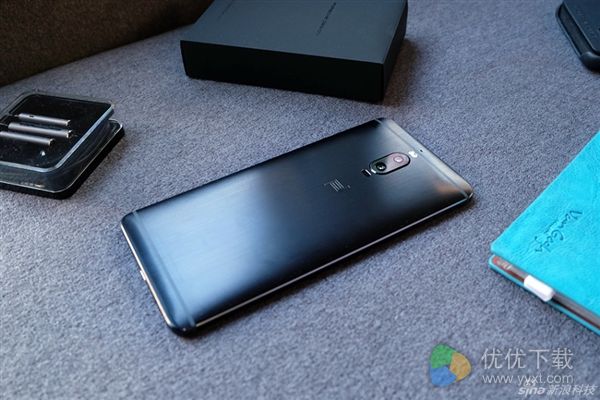 华为万元神机!Mate 9保时捷版开箱:奢华